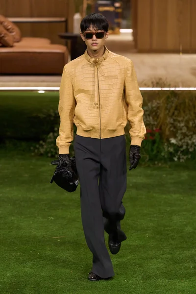 Look 74